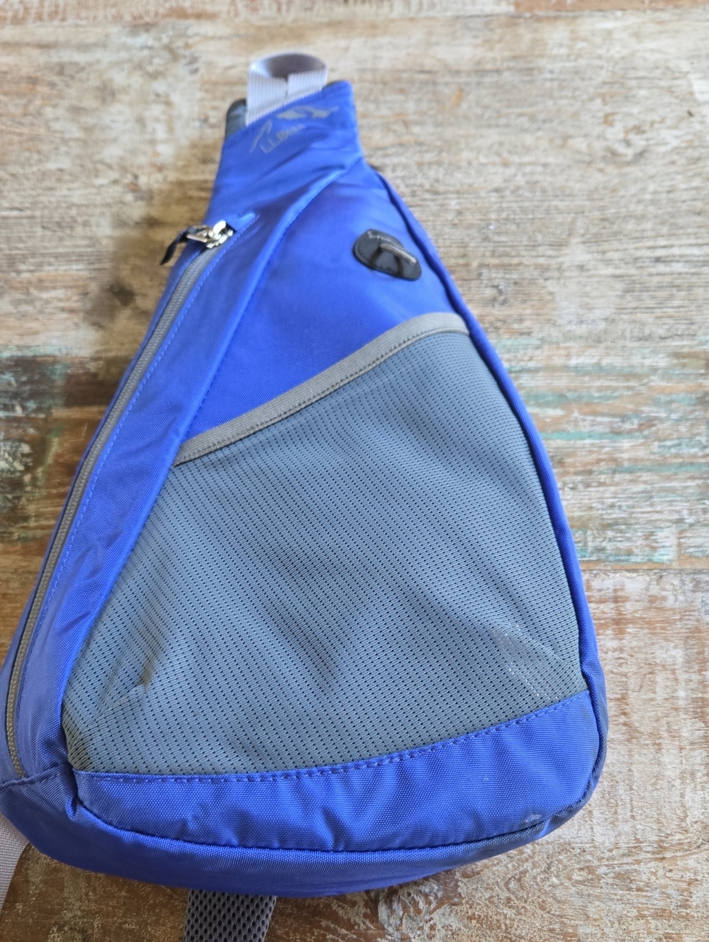 L.L. Bean Stowaway Sling Pack Crossbody Backpack Blue Gray. (BIN 001)